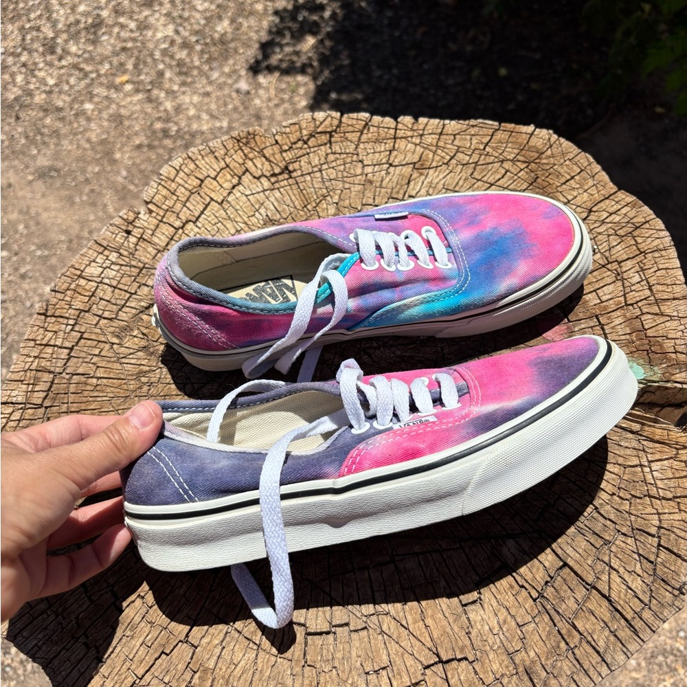 Vans - Picture 2 of 5